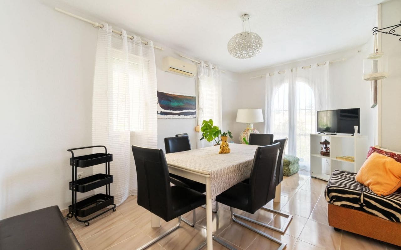 3 soverom Villa til salgs i La Zenia med svømmebasseng garasje - € 799 000 (Ref: 9270311)