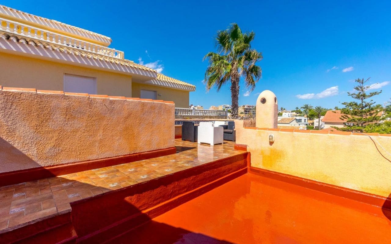 3 soverom Villa til salgs i La Zenia med svømmebasseng garasje - € 799 000 (Ref: 9270311)