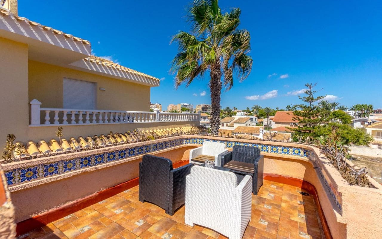 3 soverom Villa til salgs i La Zenia med svømmebasseng garasje - € 799 000 (Ref: 9270311)