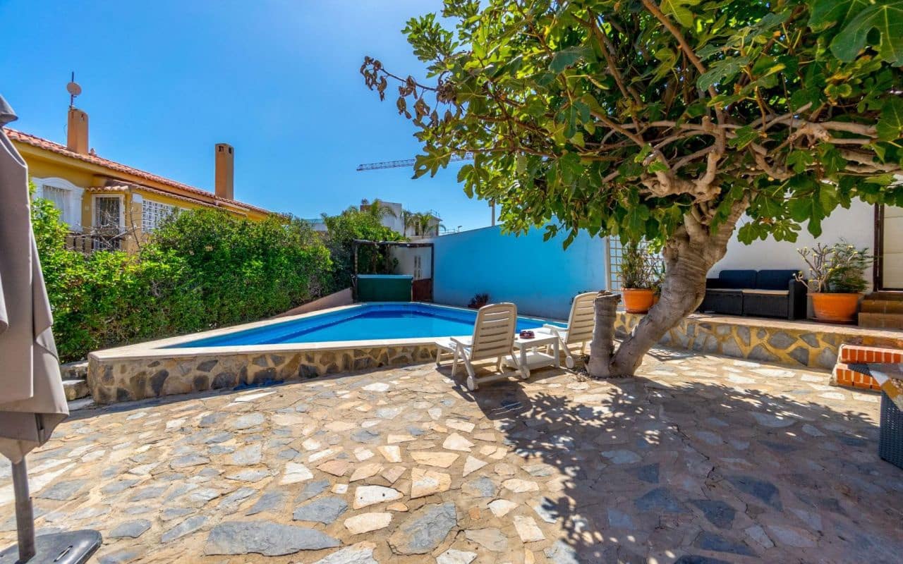 3 soverom Villa til salgs i La Zenia med svømmebasseng garasje - € 799 000 (Ref: 9270311)