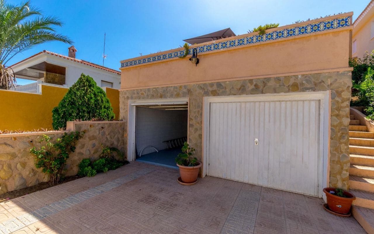 3 soverom Villa til salgs i La Zenia med svømmebasseng garasje - € 799 000 (Ref: 9270311)