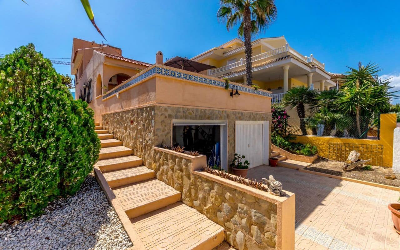 3 soverom Villa til salgs i La Zenia med svømmebasseng garasje - € 799 000 (Ref: 9270311)