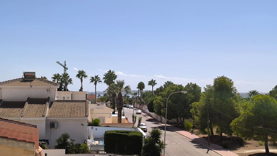 7 bedroom Villa for sale in Ciudad Quesada with pool - € 650,000 (Ref: 9270577)