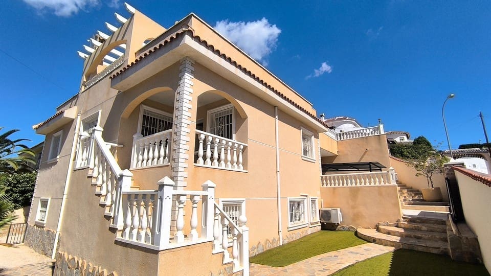 7 bedroom Villa for sale in Ciudad Quesada with pool - € 650,000 (Ref: 9270577)