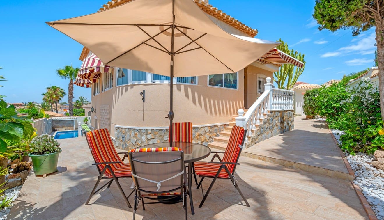 3 bedroom Villa for sale in Ciudad Quesada with pool - € 460,000 (Ref: 9292363)