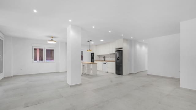 Apartamento de 3 habitaciones en Torrevieja en venta - 275.000 € (Ref: 9308808)