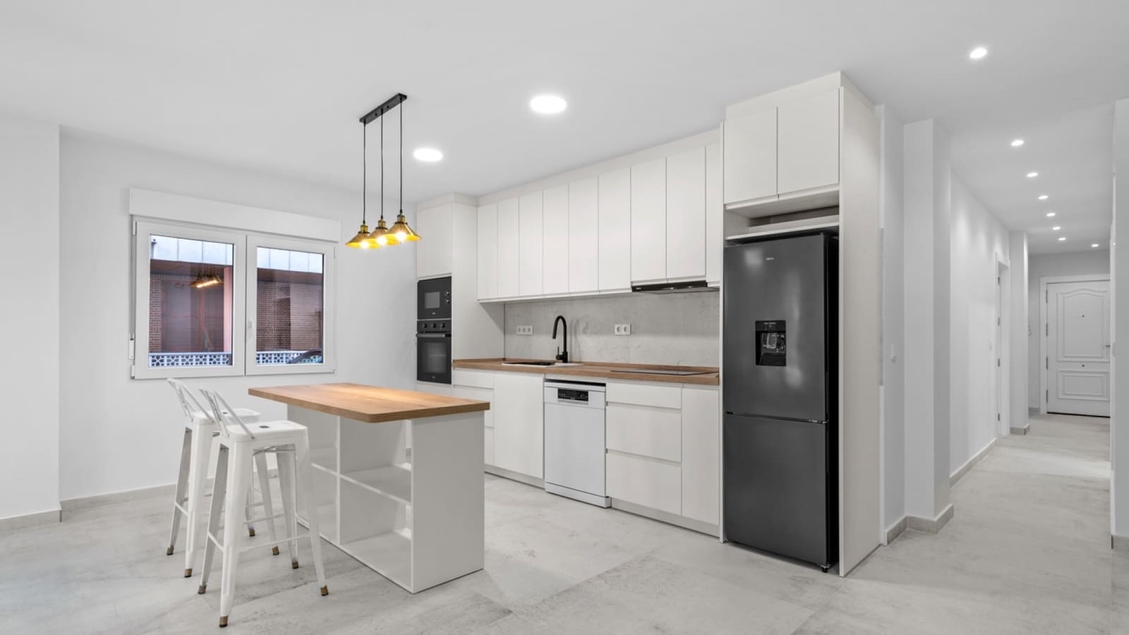 Apartamento de 3 habitaciones en Torrevieja en venta - 275.000 € (Ref: 9308808)