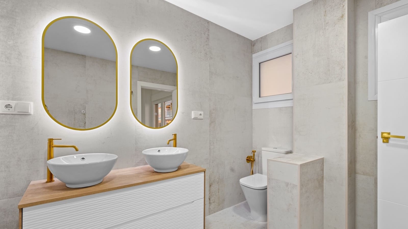 Apartamento de 3 habitaciones en Torrevieja en venta - 275.000 € (Ref: 9308808)