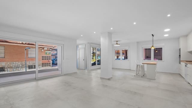 Apartamento de 3 habitaciones en Torrevieja en venta - 275.000 € (Ref: 9308808)