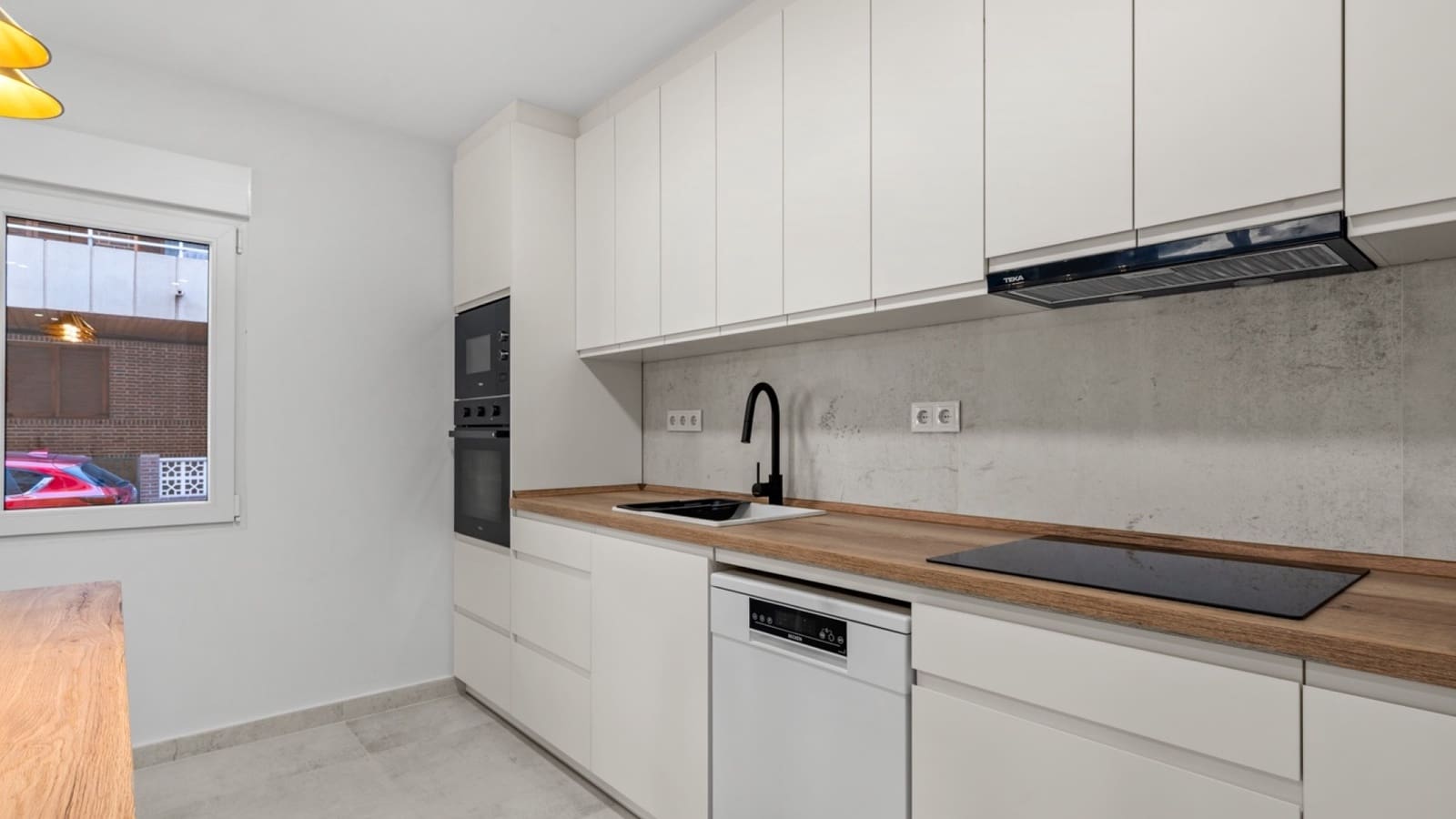 Apartamento de 3 habitaciones en Torrevieja en venta - 275.000 € (Ref: 9308808)