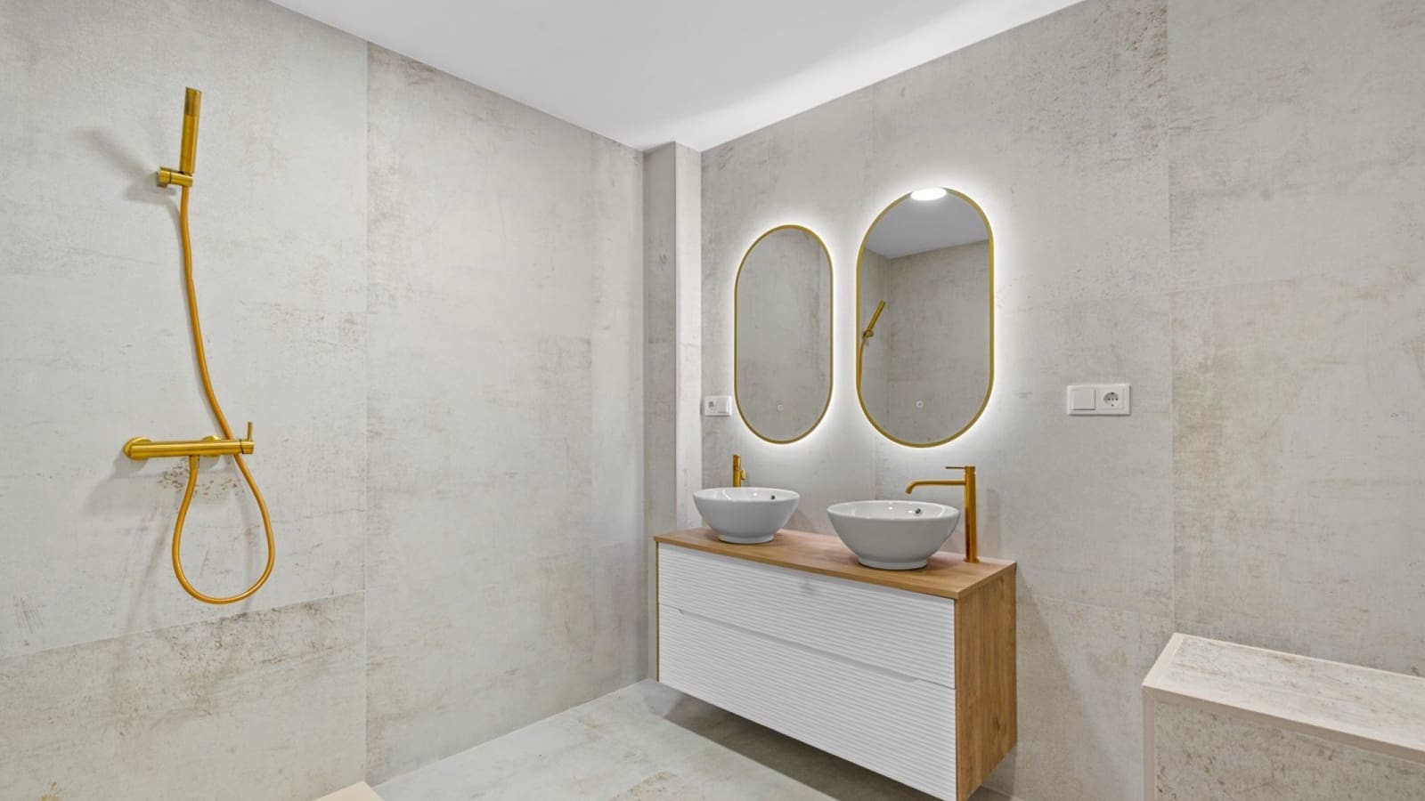 Apartamento de 3 habitaciones en Torrevieja en venta - 275.000 € (Ref: 9308808)