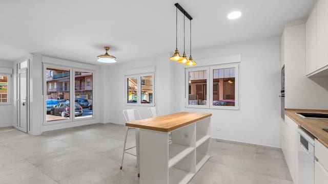 Apartamento de 3 habitaciones en Torrevieja en venta - 275.000 € (Ref: 9308808)