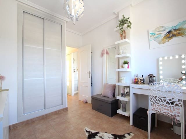 3 soveværelse Villa til salg i Guardamar del Segura - € 325.000 (Ref: 9309293)