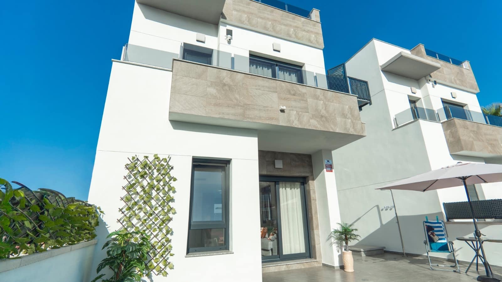 3 sypialnia Willa na sprzedaż w Orihuela Costa z basenem - 369 000 € (Ref: 9311969)