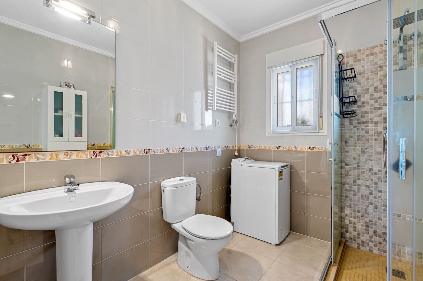 Chalet de 5 habitaciones en Benijófar en venta con piscina - 359.000 € (Ref: 9313919)