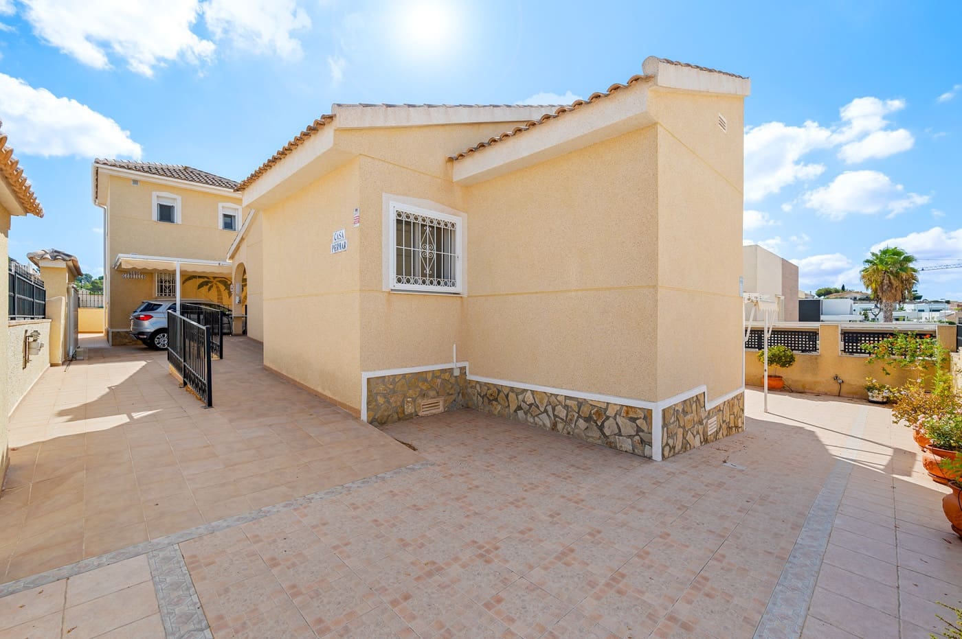 Chalet de 5 habitaciones en Benijófar en venta con piscina - 359.000 € (Ref: 9313919)