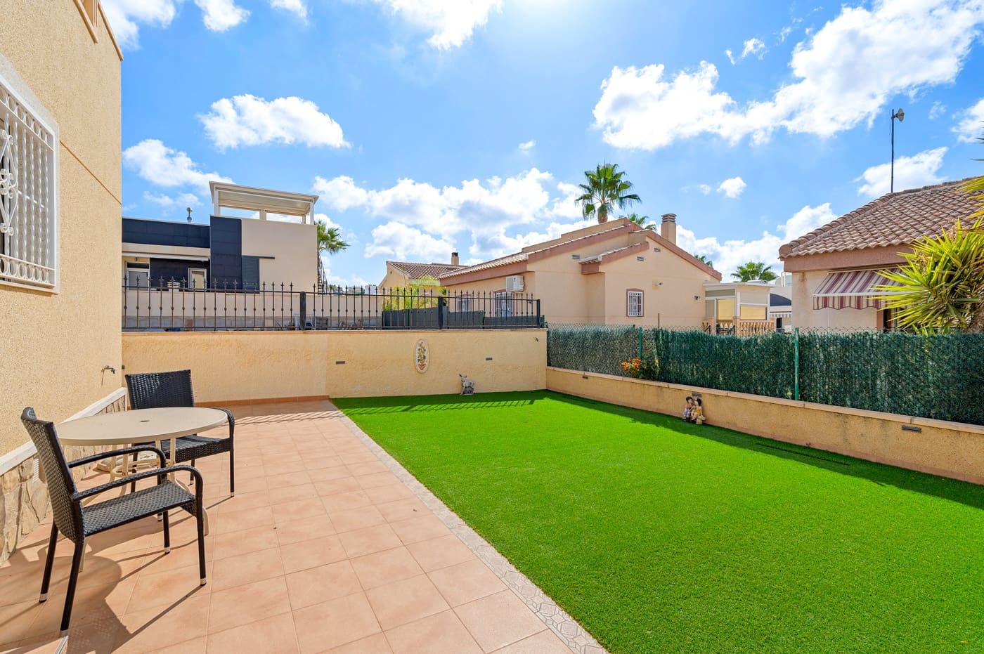 Chalet de 5 habitaciones en Benijófar en venta con piscina - 359.000 € (Ref: 9313919)