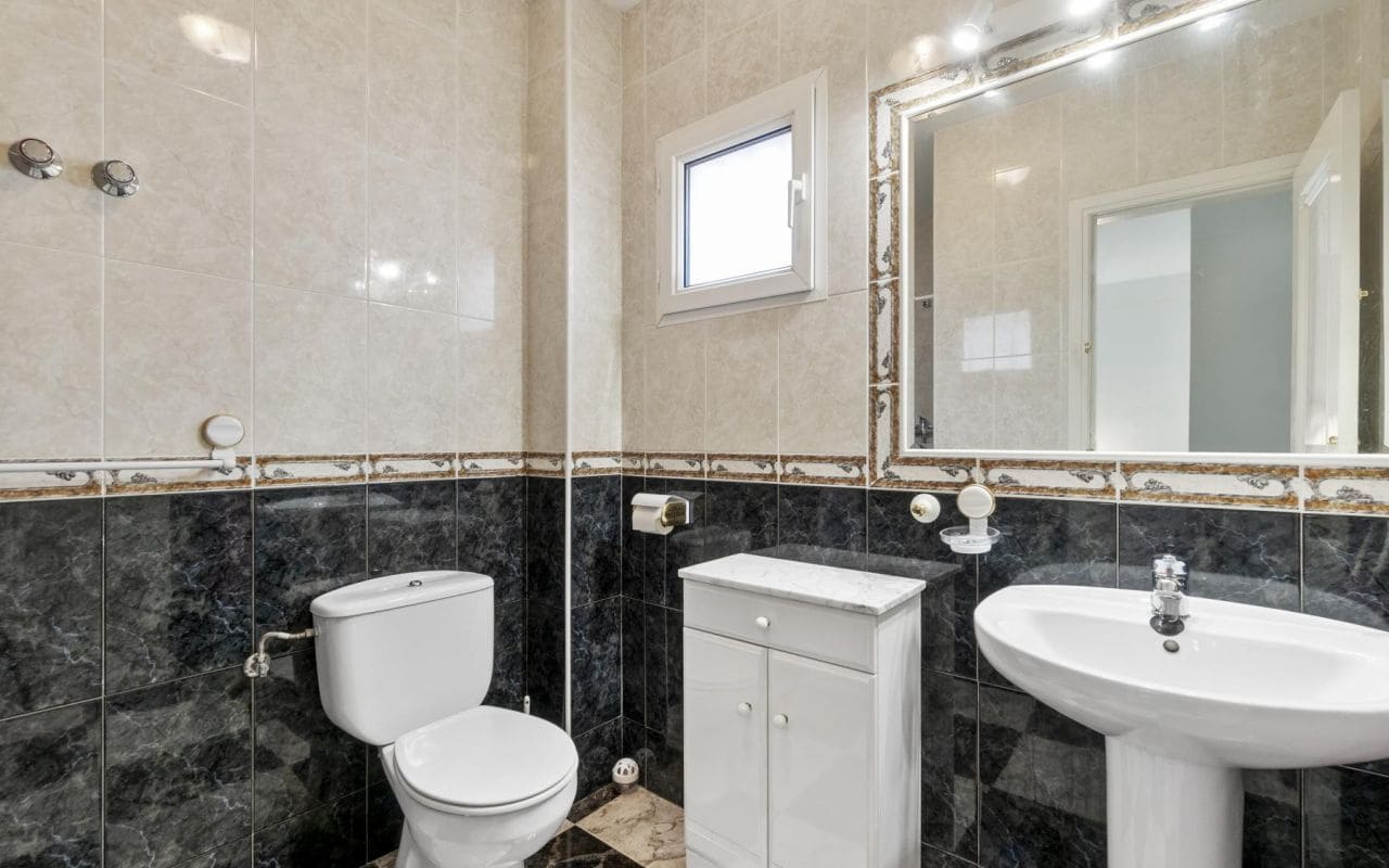 3 slaapkamer Rijtjeshuis te koop in Playa Flamenca met zwembad - € 249.000 (Ref: 9319716)