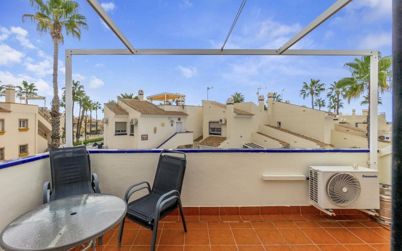 3 slaapkamer Rijtjeshuis te koop in Playa Flamenca met zwembad - € 249.000 (Ref: 9319716)