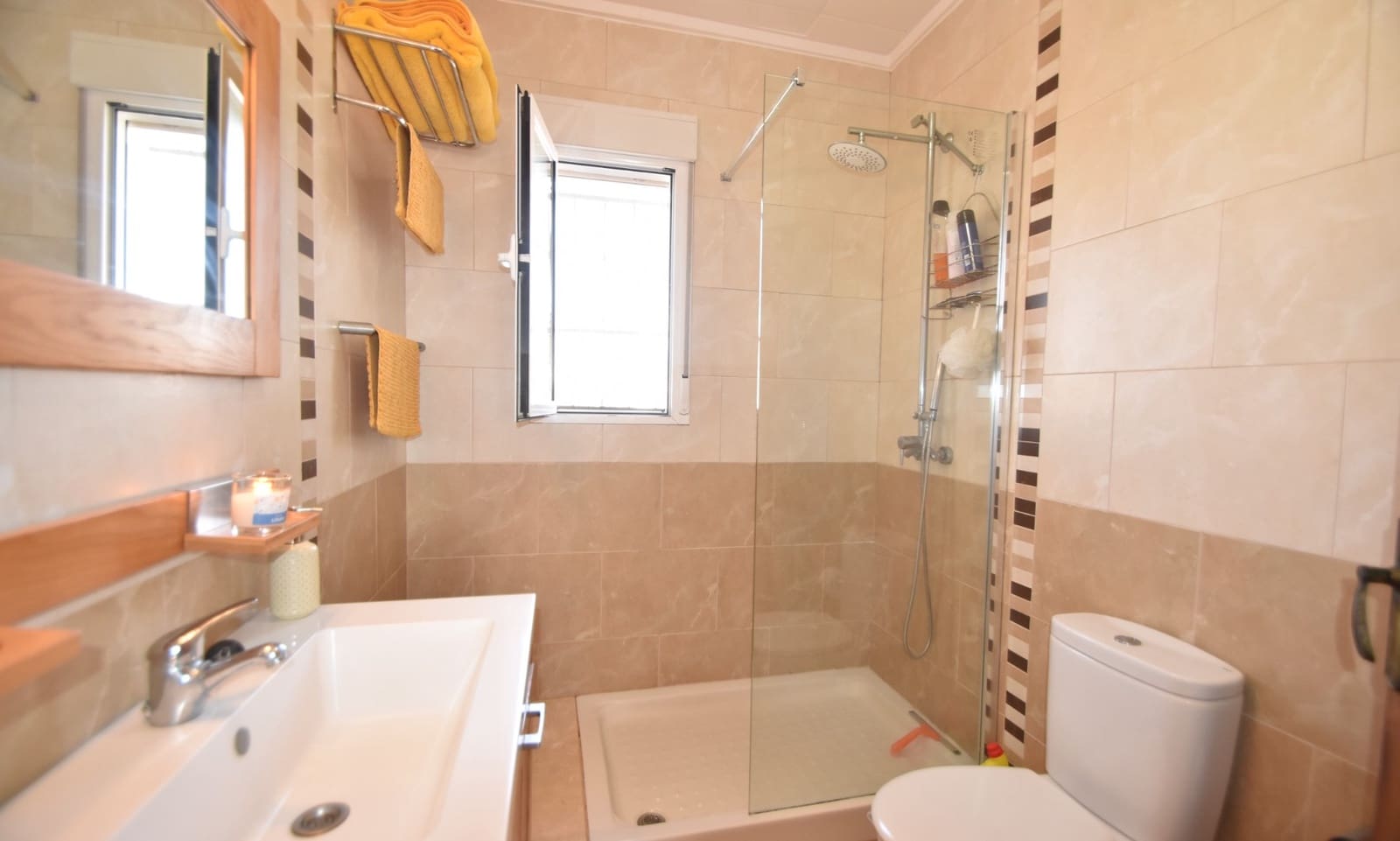 4 bedroom Villa for sale in Ciudad Quesada with pool garage - € 485,000 (Ref: 9340113)