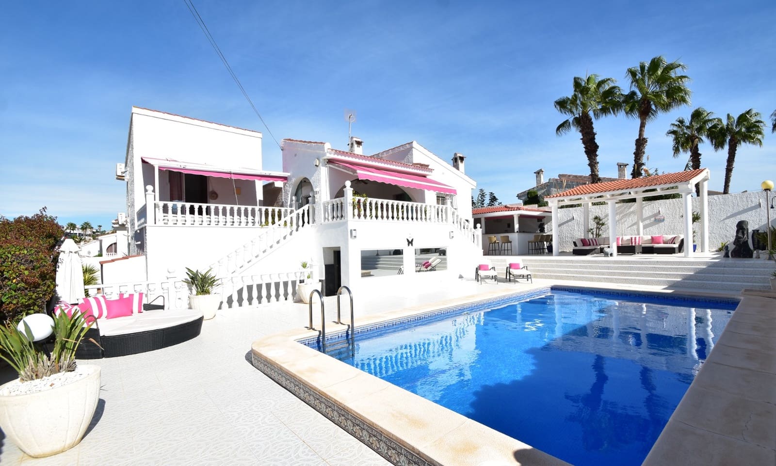 4 bedroom Villa for sale in Ciudad Quesada with pool garage - € 485,000 (Ref: 9340113)