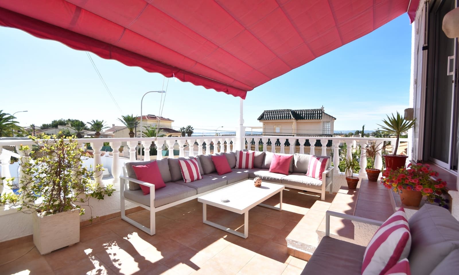 4 bedroom Villa for sale in Ciudad Quesada with pool garage - € 485,000 (Ref: 9340113)