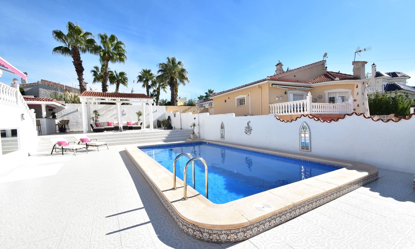 4 bedroom Villa for sale in Ciudad Quesada with pool garage - € 485,000 (Ref: 9340113)