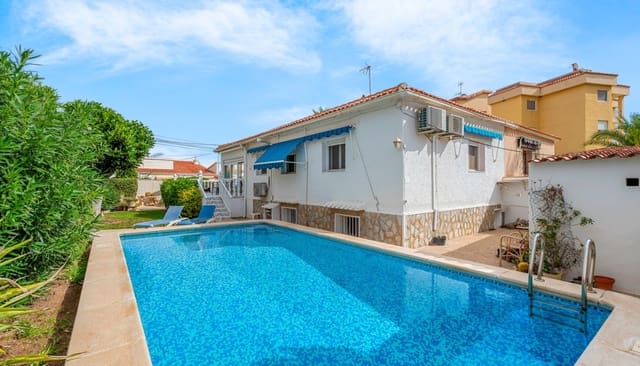 4 quarto Moradia Geminada para venda em Punta Prima, Torrevieja com piscina - 485 000 € (Ref: 9345563)