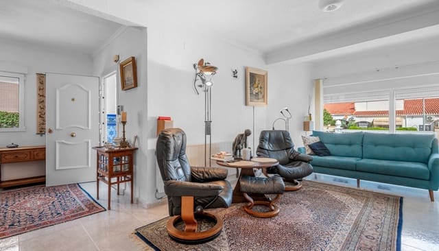 4 quarto Moradia Geminada para venda em Punta Prima, Torrevieja com piscina - 485 000 € (Ref: 9345563)