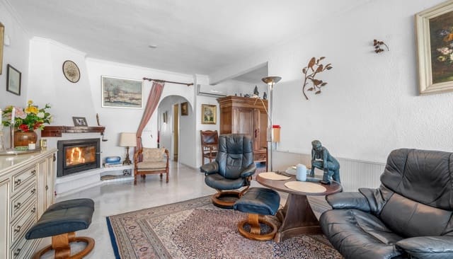 4 quarto Moradia Geminada para venda em Punta Prima, Torrevieja com piscina - 485 000 € (Ref: 9345563)