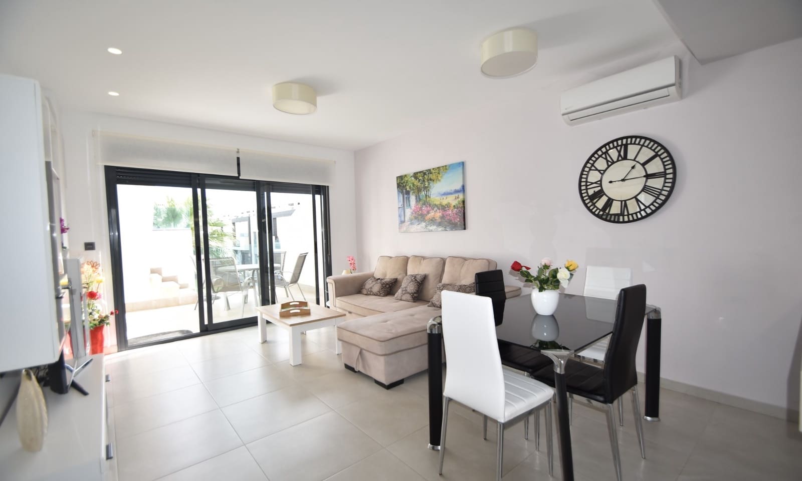 2 bedroom Apartment for sale in Guardamar del Segura with pool - € 259,900 (Ref: 9354241)