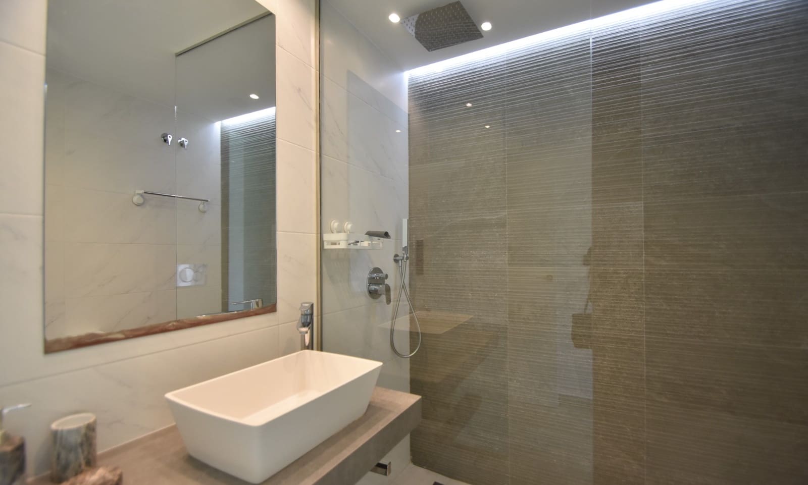 2 bedroom Apartment for sale in Guardamar del Segura with pool - € 259,900 (Ref: 9354241)