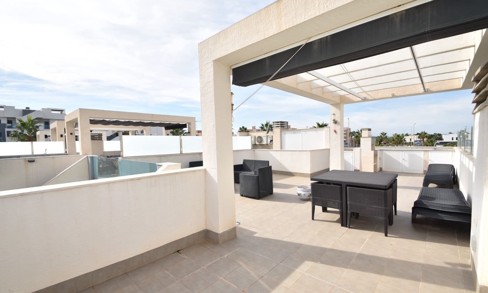 2 bedroom Apartment for sale in Guardamar del Segura with pool - € 259,900 (Ref: 9354241)