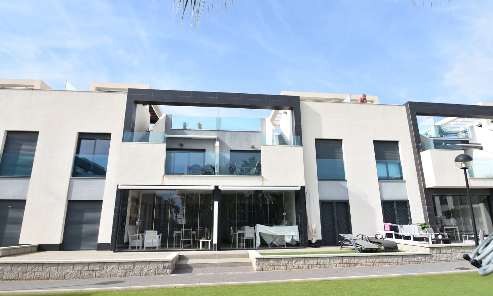 2 bedroom Apartment for sale in Guardamar del Segura with pool - € 259,900 (Ref: 9354241)