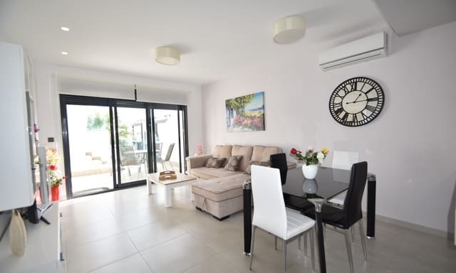 2 bedroom Apartment for sale in Guardamar del Segura with pool - € 259,900 (Ref: 9354241)