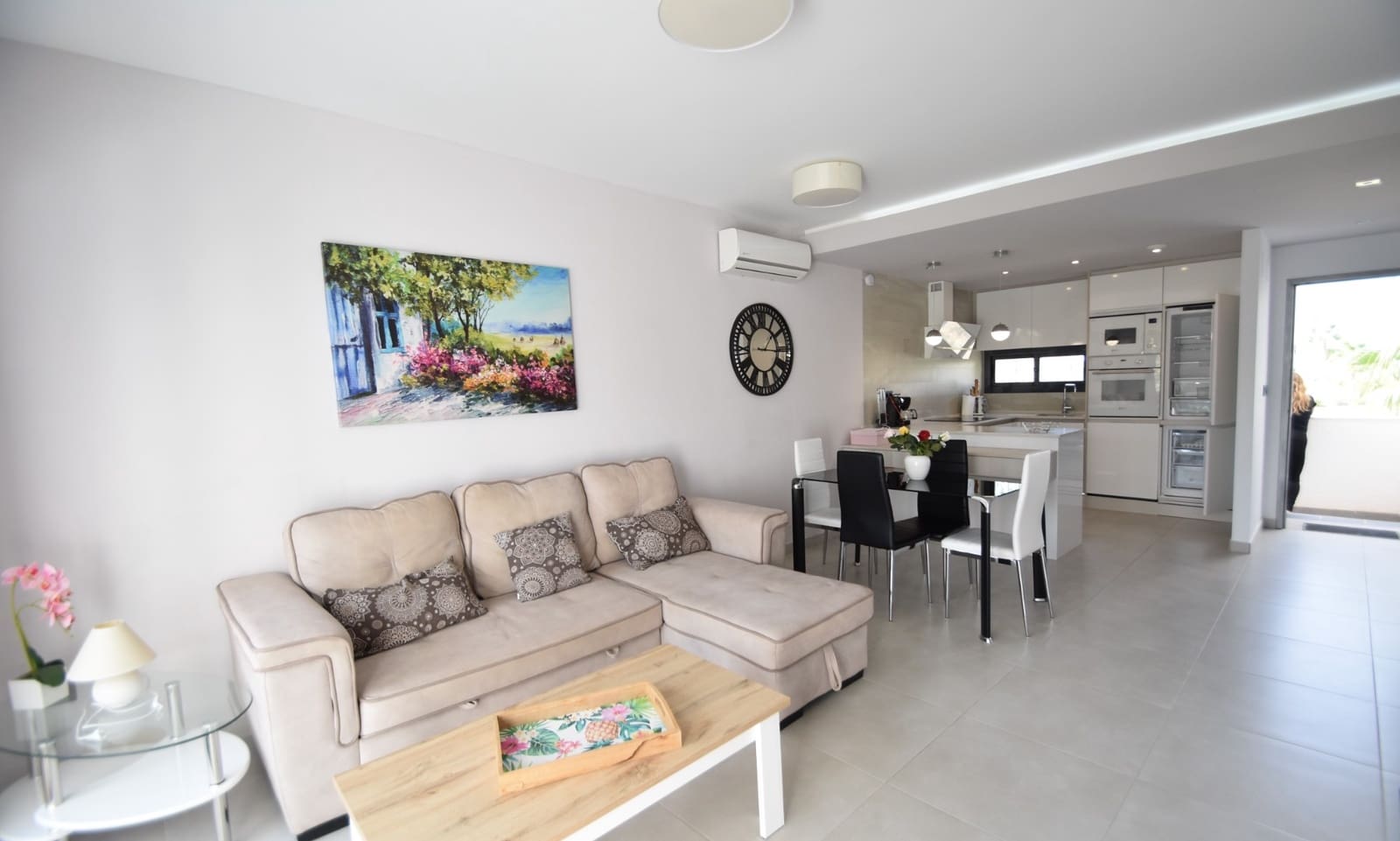 2 bedroom Apartment for sale in Guardamar del Segura with pool - € 259,900 (Ref: 9354241)