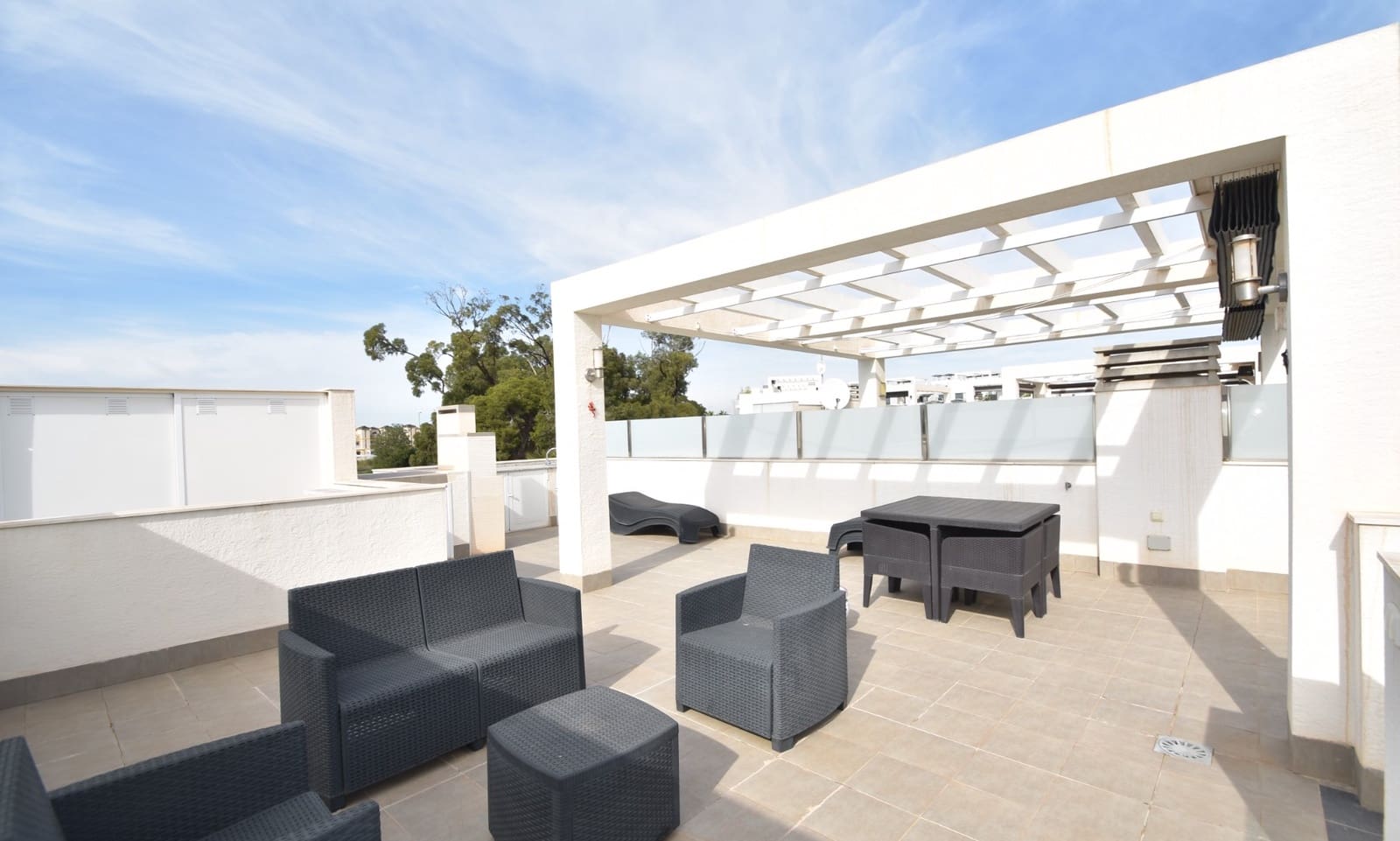 2 bedroom Apartment for sale in Guardamar del Segura with pool - € 259,900 (Ref: 9354241)