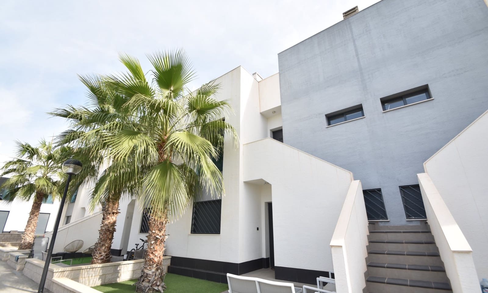 2 bedroom Apartment for sale in Guardamar del Segura with pool - € 259,900 (Ref: 9354241)