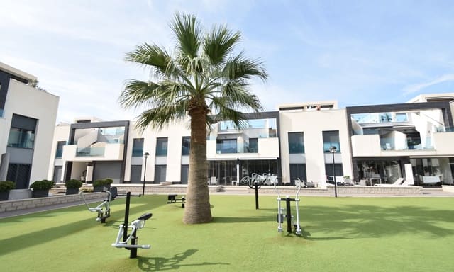 2 bedroom Apartment for sale in Guardamar del Segura with pool - € 259,900 (Ref: 9354241)