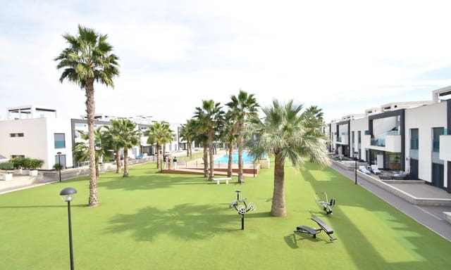 2 bedroom Apartment for sale in Guardamar del Segura with pool - € 259,900 (Ref: 9354241)