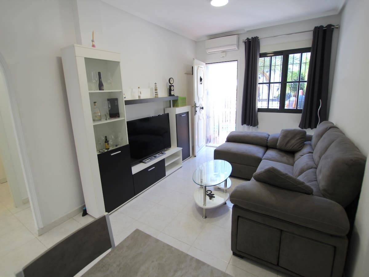 2 soverom Leilighet til salgs i Punta Prima med svømmebasseng - € 169 500 (Ref: 9363040)