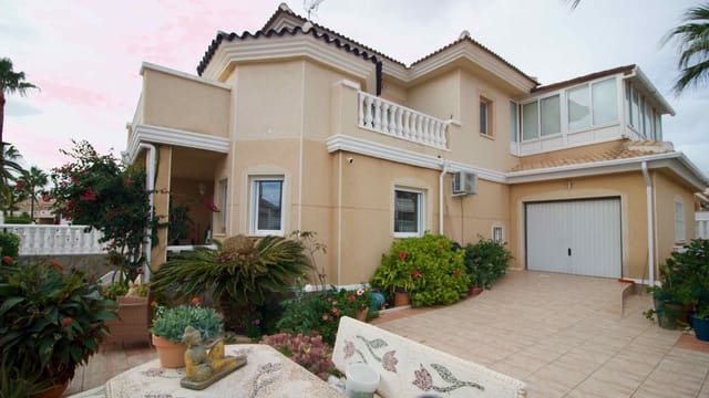 3 bedroom Villa for sale in Ciudad Quesada, Rojales with pool garage - € 272,500 (Ref: 9371224)