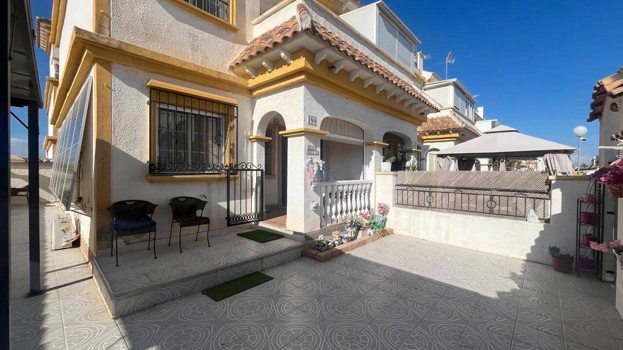 3 soveværelse Villa til salg i Torrevieja med swimmingpool - € 215.000 (Ref: 9372331)