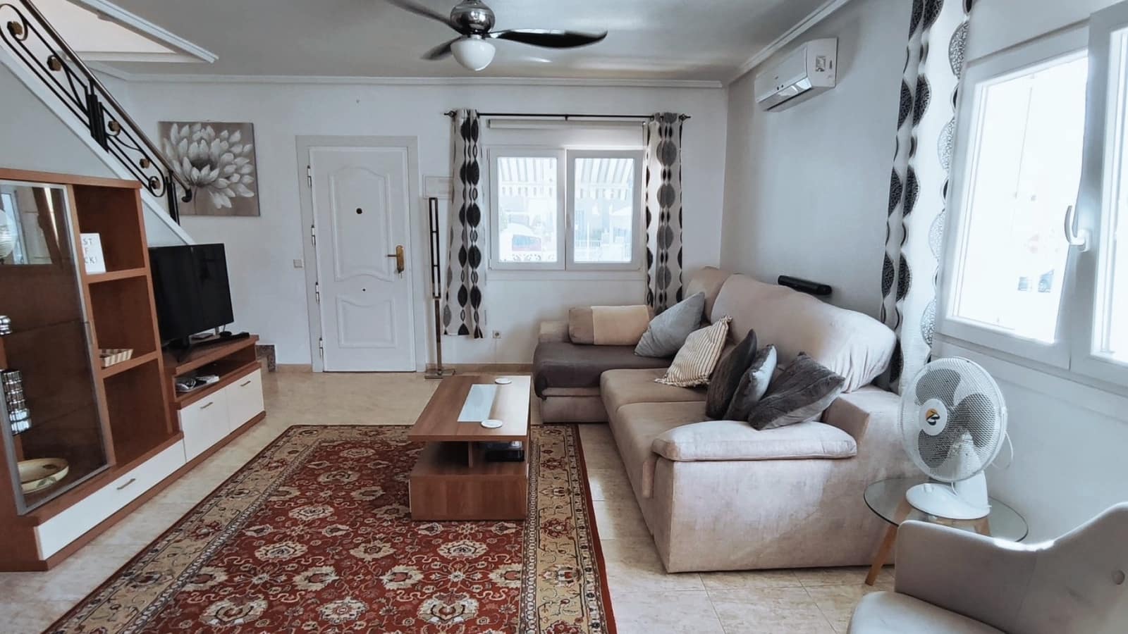 3 soveværelse Semi-Rækkehus til salg i Ciudad Quesada med swimmingpool - € 225.000 (Ref: 9374084)