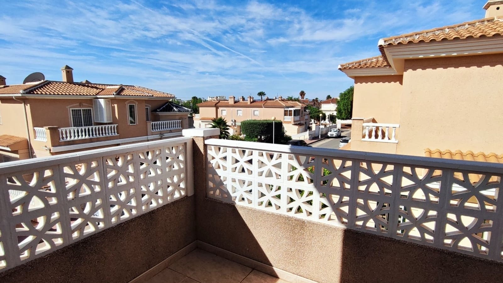 3 soveværelse Semi-Rækkehus til salg i Ciudad Quesada med swimmingpool - € 225.000 (Ref: 9374084)