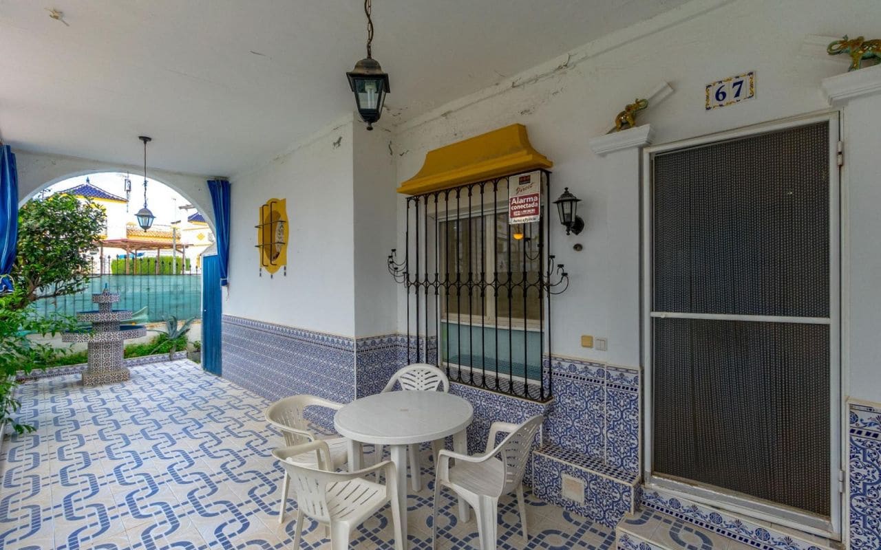 Casa de 3 habitaciones en Orihuela Costa en venta con piscina - 179.000 € (Ref: 9377979)