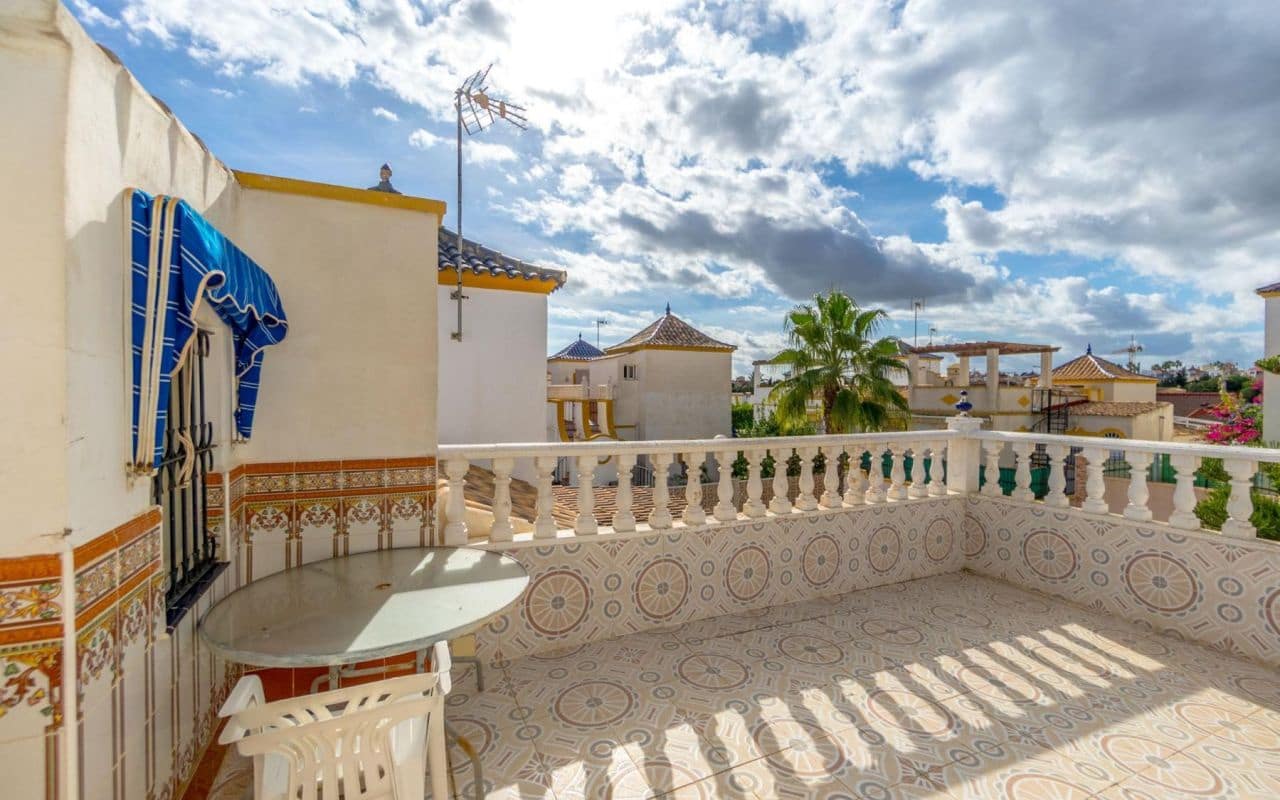 Casa de 3 habitaciones en Orihuela Costa en venta con piscina - 179.000 € (Ref: 9377979)