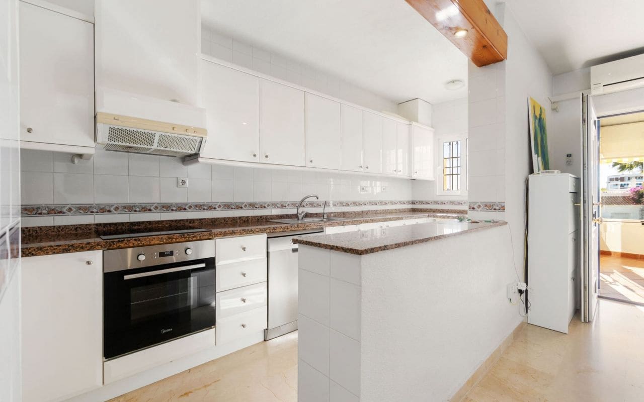 3 bedroom Townhouse for sale in Playa Flamenca with pool - € 275,000 (Ref: 9377980)