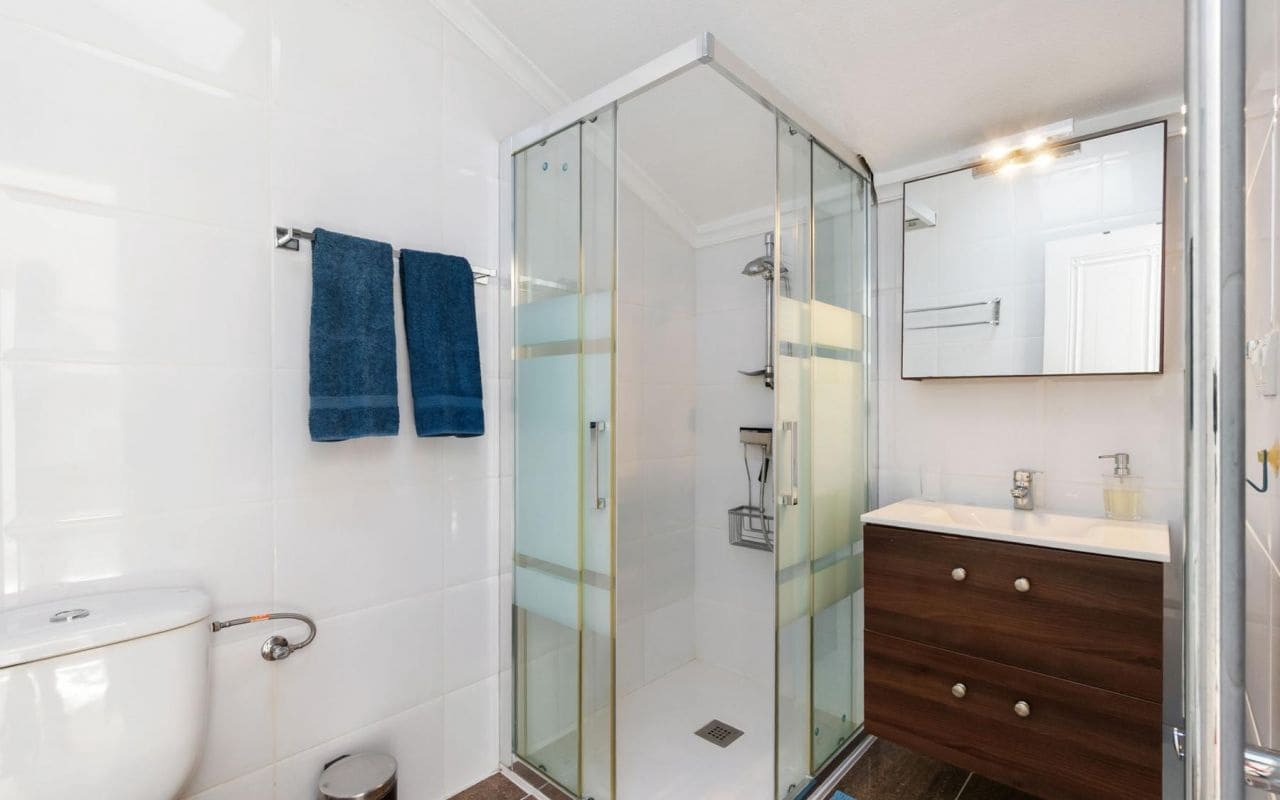 3 bedroom Townhouse for sale in Playa Flamenca with pool - € 275,000 (Ref: 9377980)