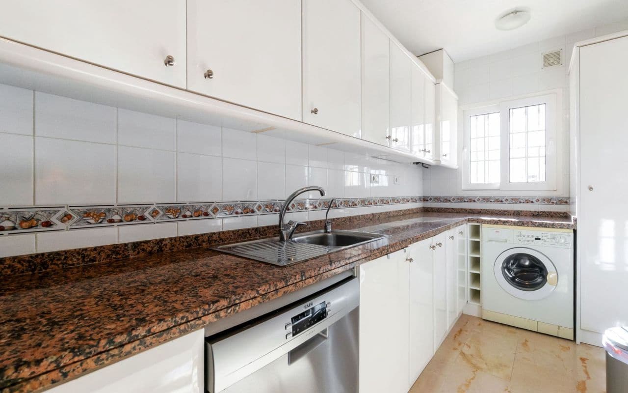 3 bedroom Townhouse for sale in Playa Flamenca with pool - € 275,000 (Ref: 9377980)